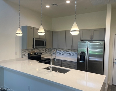 11484 Roaring Peak Drive - Photo Thumbnail 4