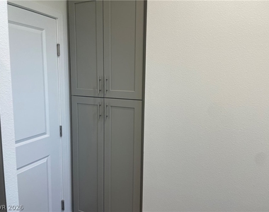 11484 Roaring Peak Drive - Photo Thumbnail 9