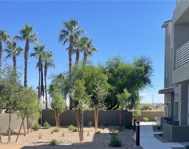 11484 Roaring Peak Drive - Photo Thumbnail 36