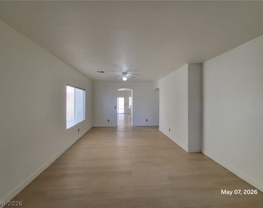 4528 Silverado Sage Avenue - Photo Thumbnail 4
