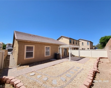 4528 Silverado Sage Avenue - Photo Thumbnail 14