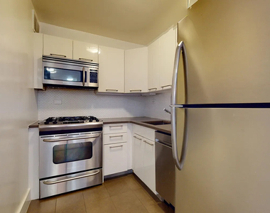 Copy of East 63rd Street - Photo Thumbnail 9