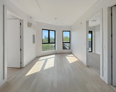 494 Manhattan Avenue - Photo Thumbnail 4