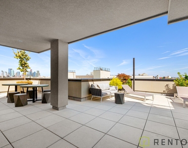 494 Manhattan Avenue - Photo Thumbnail 11