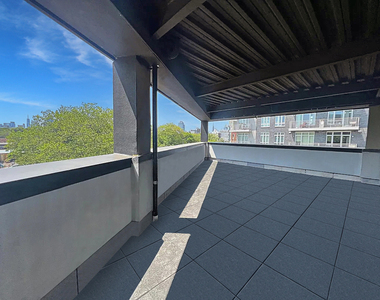 494 Manhattan Avenue - Photo Thumbnail 9