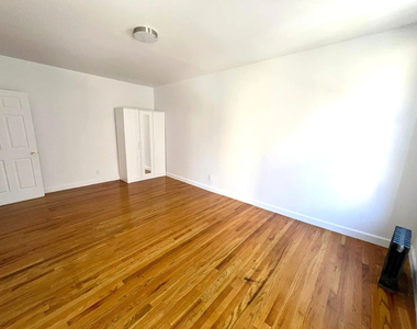 130 Ft Washington Avenue - Photo Thumbnail 2
