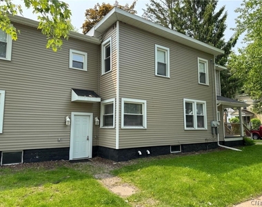 61 1/2 Downer Street - Photo Thumbnail 7