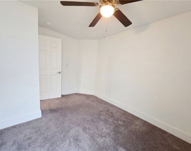 236 Jefferson Avenue - Photo Thumbnail 11