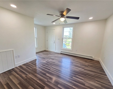 236 Jefferson Avenue - Photo Thumbnail 3