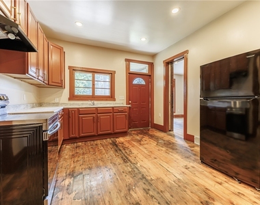 268 Lyndhurst Street - Photo Thumbnail 4