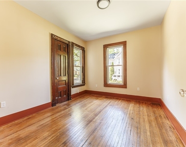 268 Lyndhurst Street - Photo Thumbnail 11