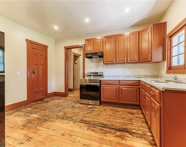 268 Lyndhurst Street - Photo Thumbnail 5