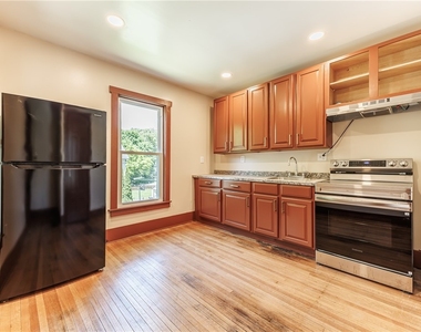 266 Lyndhurst Street - Photo Thumbnail 1