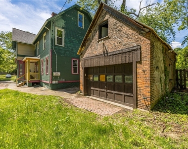 266 Lyndhurst Street - Photo Thumbnail 13