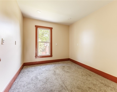 266 Lyndhurst Street - Photo Thumbnail 7