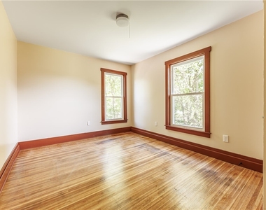 266 Lyndhurst Street - Photo Thumbnail 8