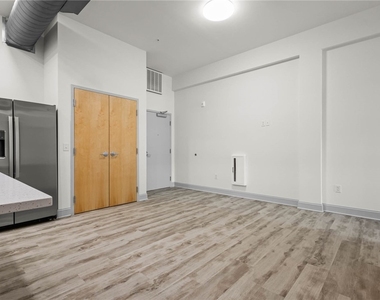 105 Main Street - Photo Thumbnail 6