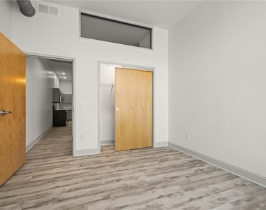 105 Main Street - Photo Thumbnail 15
