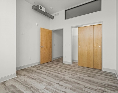 105 Main Street - Photo Thumbnail 16