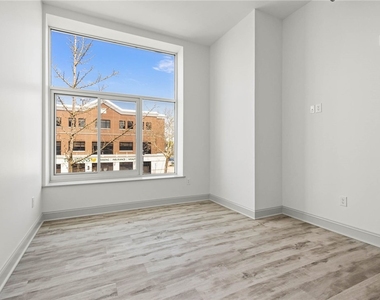 105 Main Street - Photo Thumbnail 17
