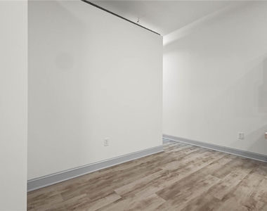 105 Main Street - Photo Thumbnail 7