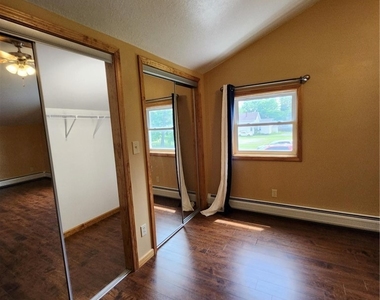 5834 S Transit Road - Photo Thumbnail 10