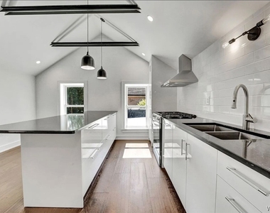 162 Allen Street - Photo Thumbnail 13