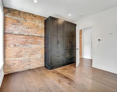 162 Allen Street - Photo Thumbnail 6