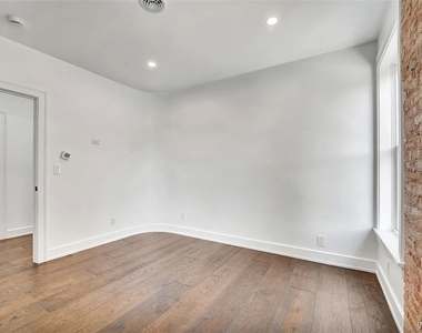 162 Allen Street - Photo Thumbnail 7