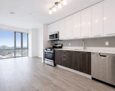 1524 Sheepshead Bay Road - Photo Thumbnail 3