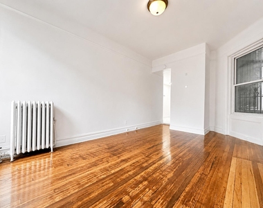 936 West End Avenue - Photo Thumbnail 2