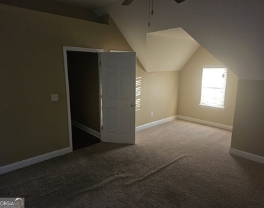 9376 Carnes Crossing Circle - Photo Thumbnail 10