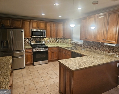 9376 Carnes Crossing Circle - Photo Thumbnail 5