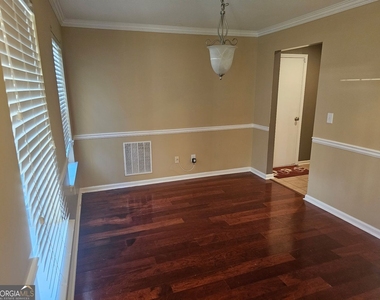 9376 Carnes Crossing Circle - Photo Thumbnail 4