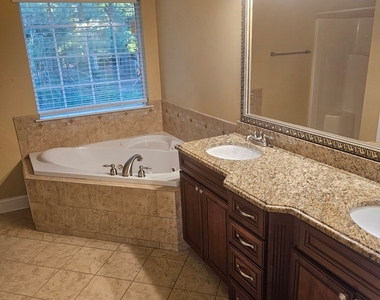 9376 Carnes Crossing Circle - Photo Thumbnail 9