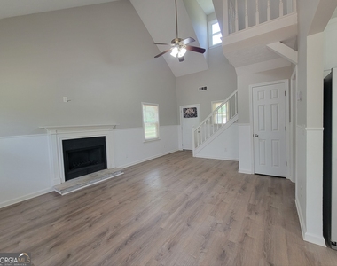 611 Leigh Court - Photo Thumbnail 3