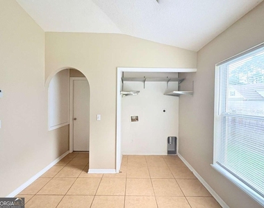 94 E Pine Bluff Boulevard - Photo Thumbnail 14