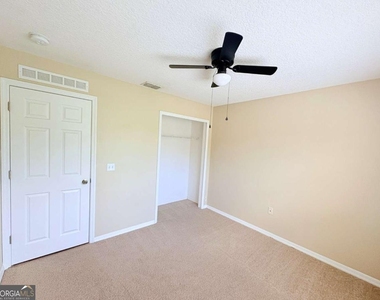 94 E Pine Bluff Boulevard - Photo Thumbnail 18
