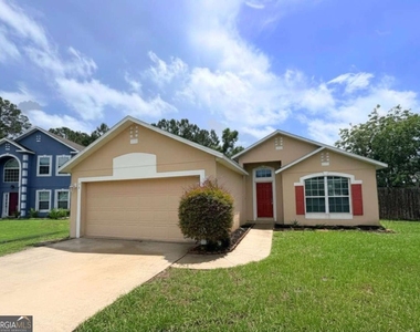 94 E Pine Bluff Boulevard - Photo Thumbnail 1