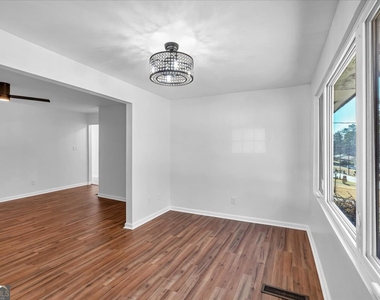 2142 Cloverdale Drive Se - Photo Thumbnail 11
