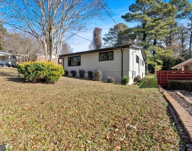 2142 Cloverdale Drive Se - Photo Thumbnail 7