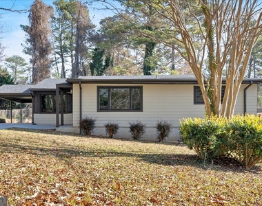 2142 Cloverdale Drive Se - Photo Thumbnail 5