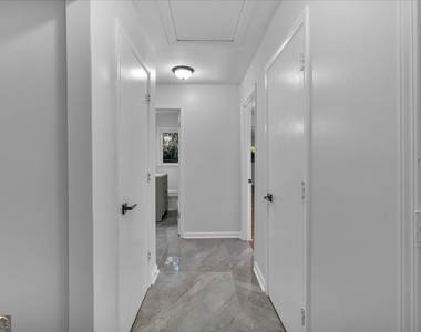 2142 Cloverdale Drive Se - Photo Thumbnail 24
