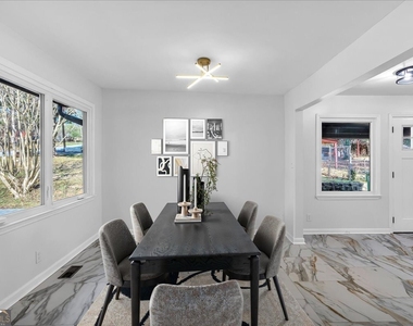 2142 Cloverdale Drive Se - Photo Thumbnail 18