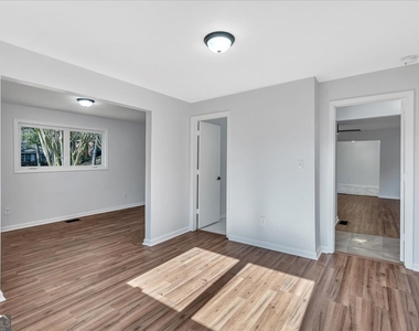 2142 Cloverdale Drive Se - Photo Thumbnail 27