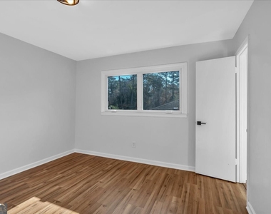 2142 Cloverdale Drive Se - Photo Thumbnail 32