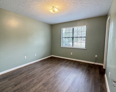 682 Timothy Road - Photo Thumbnail 8