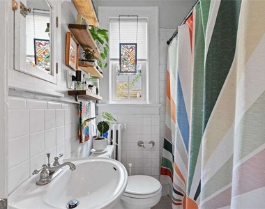 70 Sheridan Drive Ne - Photo Thumbnail 17