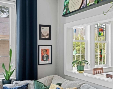 70 Sheridan Drive Ne - Photo Thumbnail 6