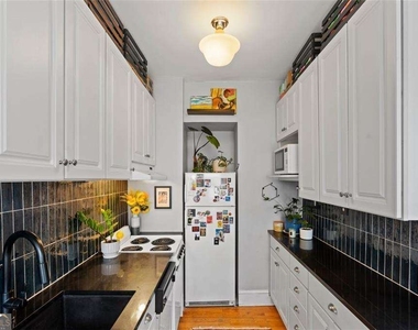 70 Sheridan Drive Ne - Photo Thumbnail 8
